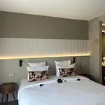 Vignoble Hotel, إِجويشا